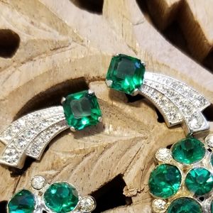 3/$15 Emerald shooting star vintage earrings